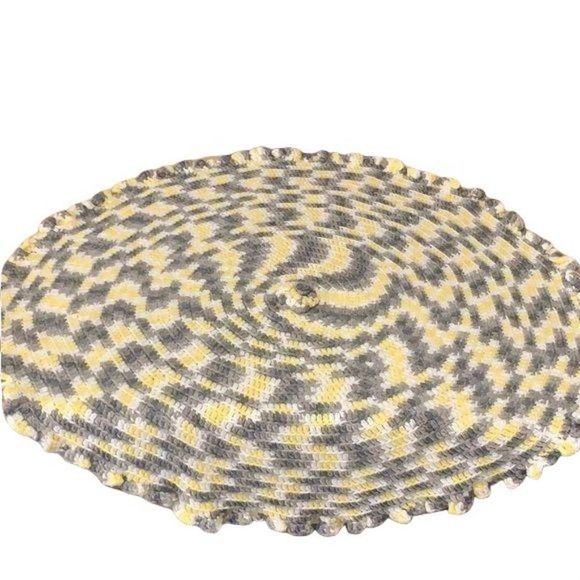 Handmade Knitted Crocheted Grey Yellow White Round‎ lap baby Blanket - Picture 2 of 9